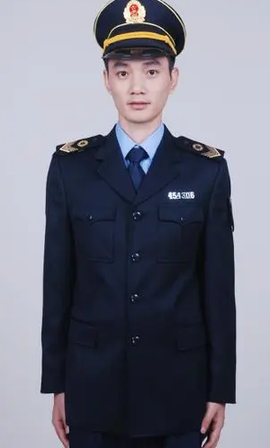 制服和作业装的差异 